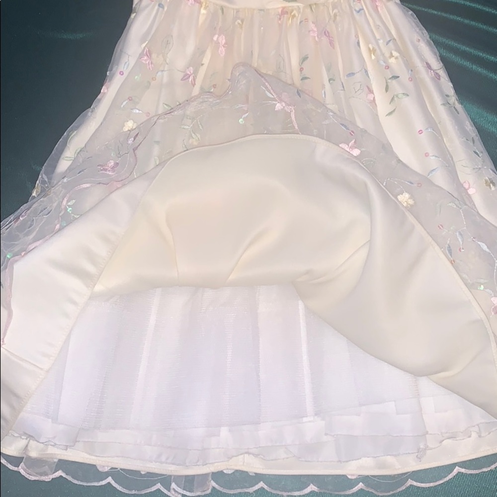 Dress - Picture 3 of 5